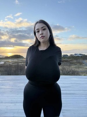 Min Ji Lee
