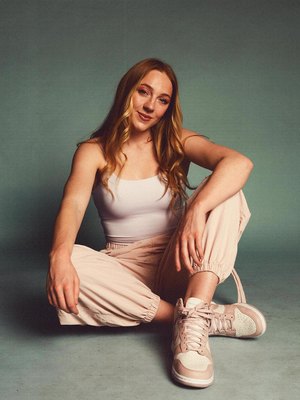 Molly Carlson