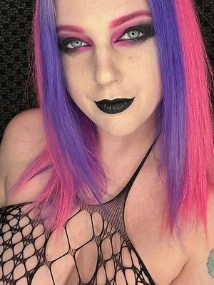Nicci Darling