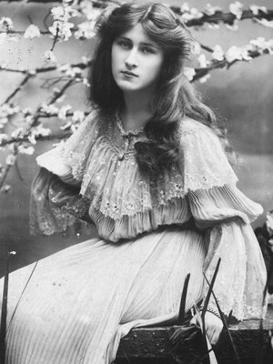 Phyllis Dare