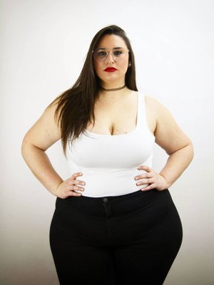 Sarai Has Curves