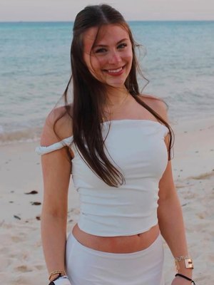 Amelia Larson