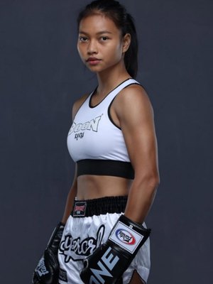 Anna Jaroonsak