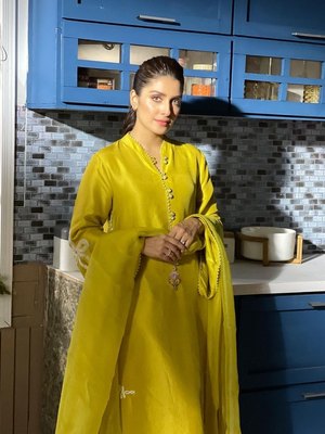 Ayeza Khan