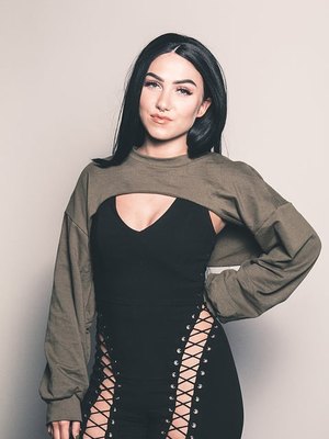 Evelina (singer)