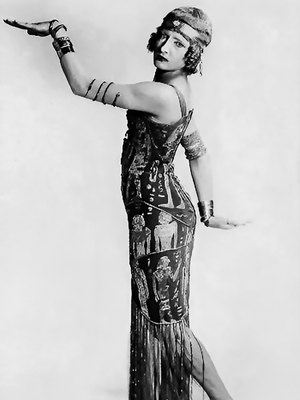 Flora Revalles