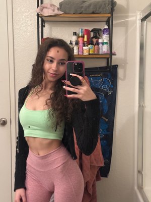 Halle Strawberry