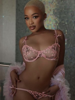 Alexandra Jade