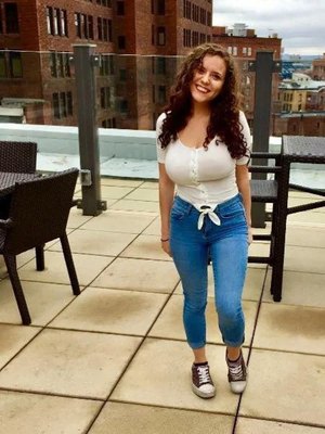 Laura Earnesty