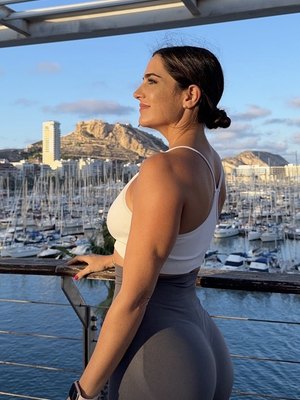 Laura JF