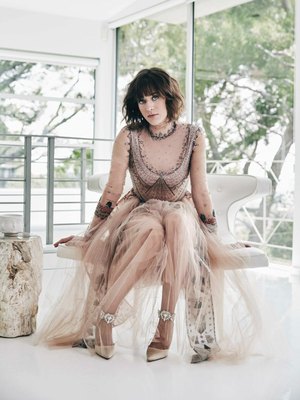 Lizzy Caplan