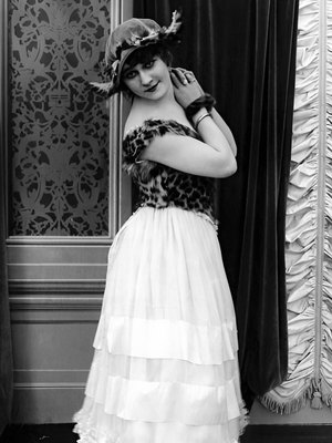 Louise Lovely
