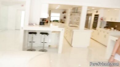 Hot teen goves him morning blowjob