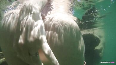 Beauty Molly Pills outdoors anal