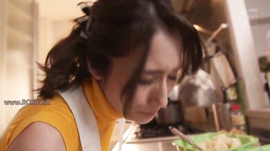 Hairy japanese MILF loves sex from behind