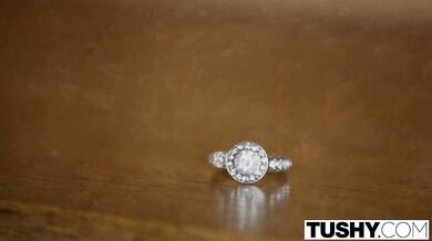 Sexy pornstar Riley Reid got anal fucked