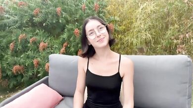 Petite 18-year-old gives the best of herself in a FMM threesome
