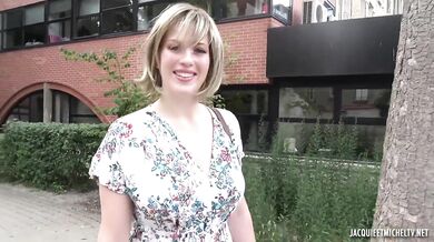 French threesome action with two MILFs