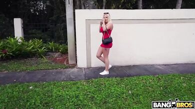 Blonde MILF with big boobs gets her juicy ass smashed outdoor