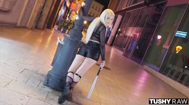 Gaping and begging for more, this stunning blonde showcases how to nekompromisně handle a thick tool deep inside her gut.