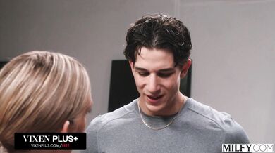 No weights were needed as this fit instructor used his massive rod to completely demolish Sierra’s internal walls in 4K.