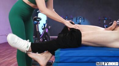 No weights were needed as this fit instructor used his massive rod to completely demolish Sierra’s internal walls in 4K.