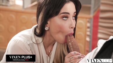 Seductive Aria Lee services her boss with no limits