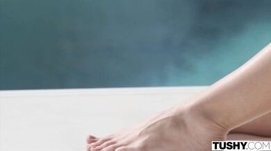 Anal-obsessed Danielle Renae squirts like crazy while taking every inch of Dan's tool