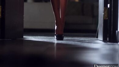 Melody Marks gets her tight pussy destroyed during an erotic one night encounter