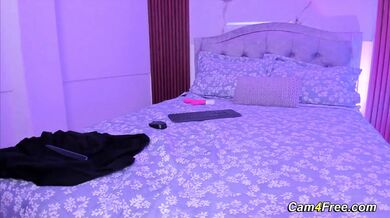 Big booty Chica gets lost in pleasure while toying with her sweet pussy solo