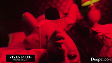 See Vanna Bardot's intense reaction as she is completely sealed with three dicks at once