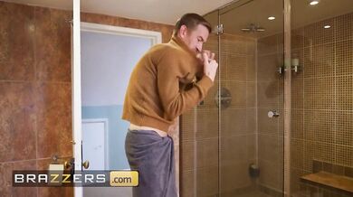 Candy Scott proves she's the ultimate temptress as she gets Danny D to cheat on his bride-to-be