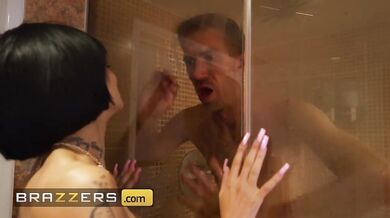 Candy Scott proves she's the ultimate temptress as she gets Danny D to cheat on his bride-to-be