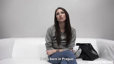 Deep pussy stuffing for unfaithful Czech girl