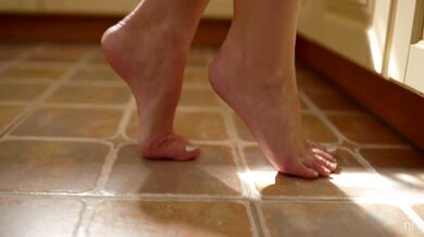 Lola Myluv bounce her tight ass while getting a brutal pounding