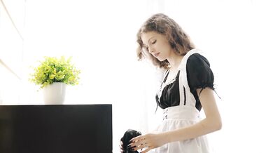 Solo pussy play for Lisa Bon ending with a soaking wet climax