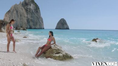 Wild beach session with three babes ending with a massive triple facial